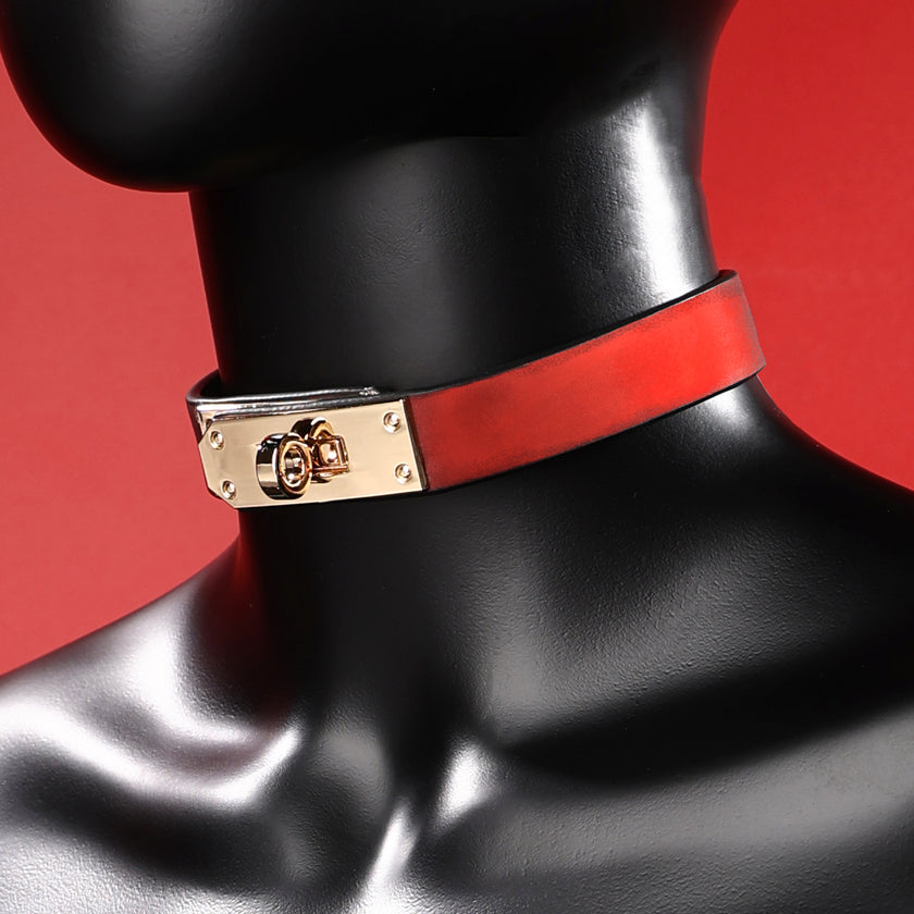 Glimmer-Heat Reactive Leather Choker