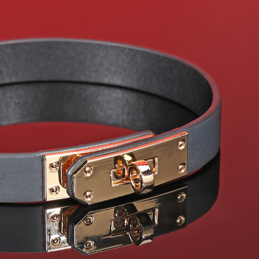 Glimmer-Heat Reactive Leather Choker