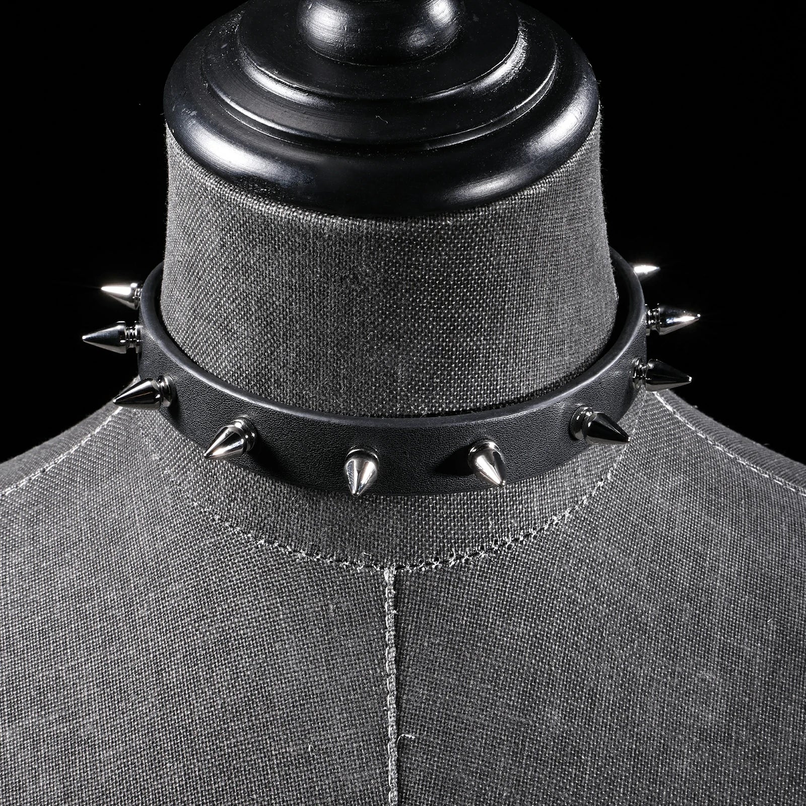 「Dangerluvs」Handmade Leather Spike Choker