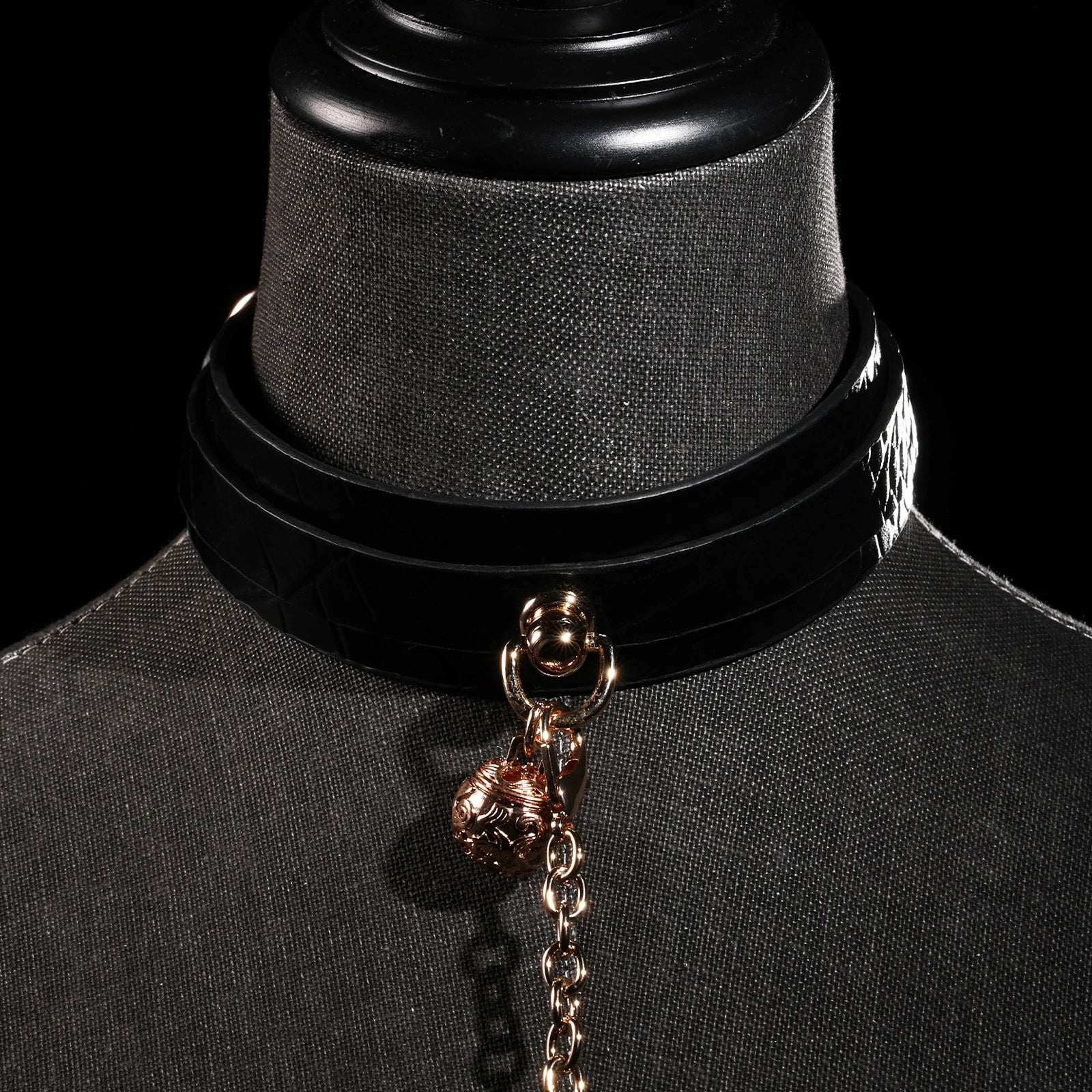 「Black Abyss」Handmade Embossed Leather Choker
