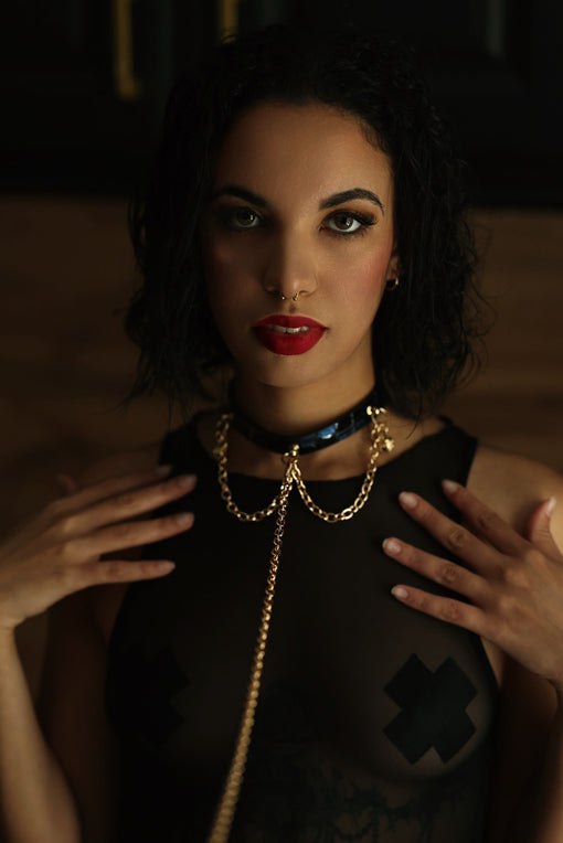 BDSM Submissive Positions Guide for Beginners & Training - QIYE Leathers