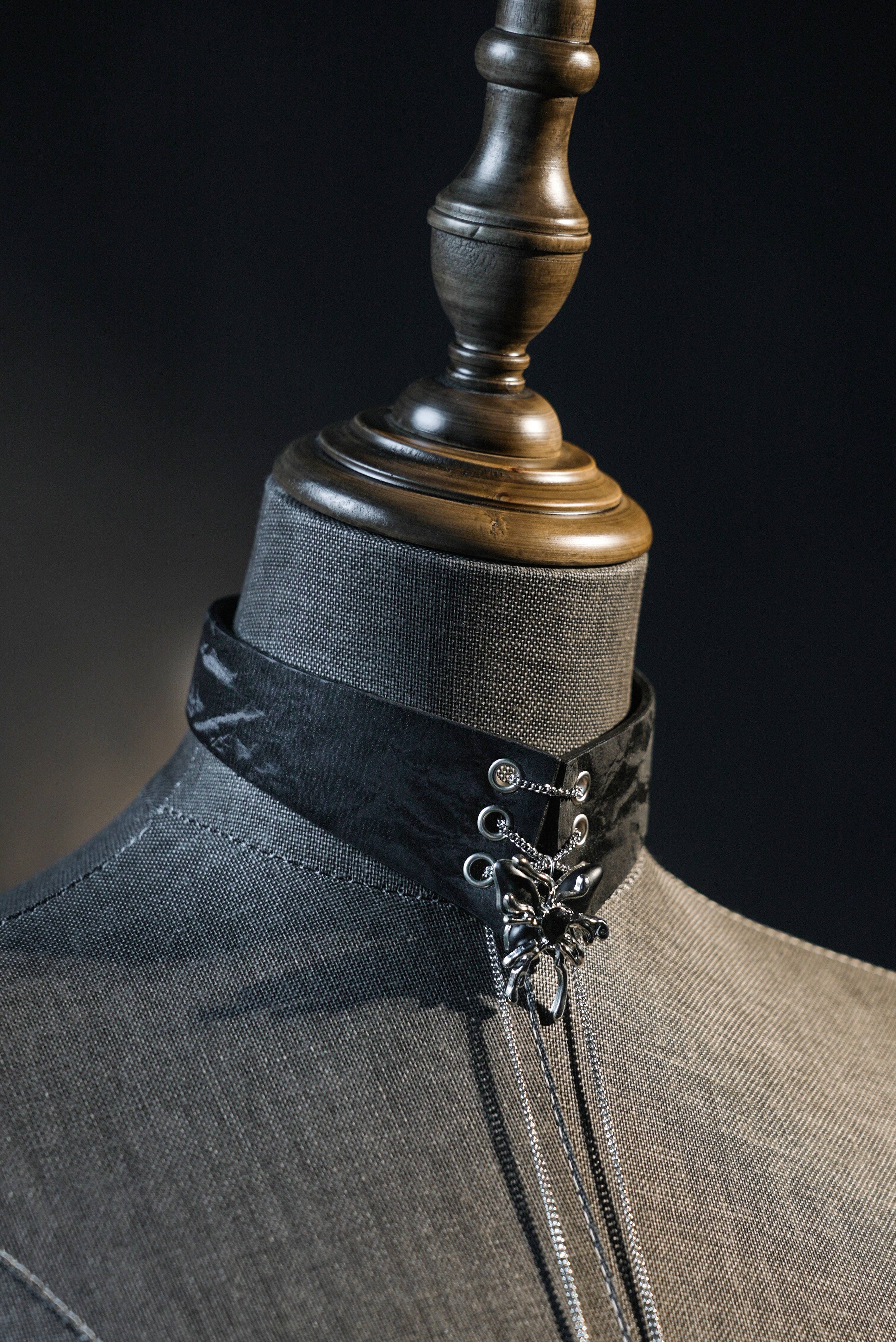 「Roxey」Handmade Leather Choker With Butterfly