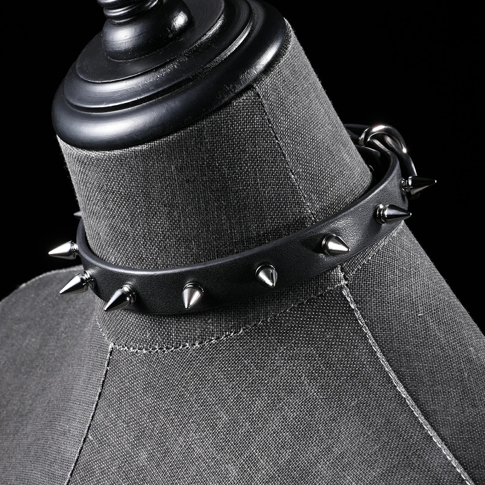 「Dangerluvs」Handmade Leather Spike Choker