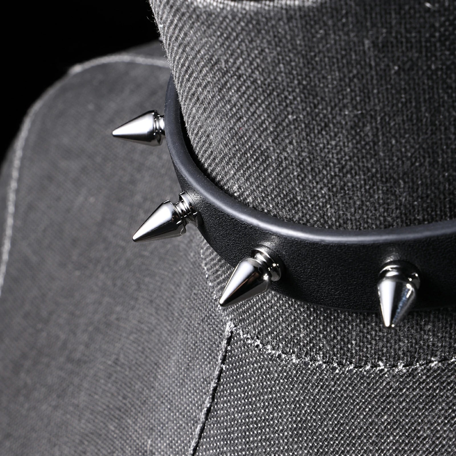 「Dangerluvs」Handmade Leather Spike Choker