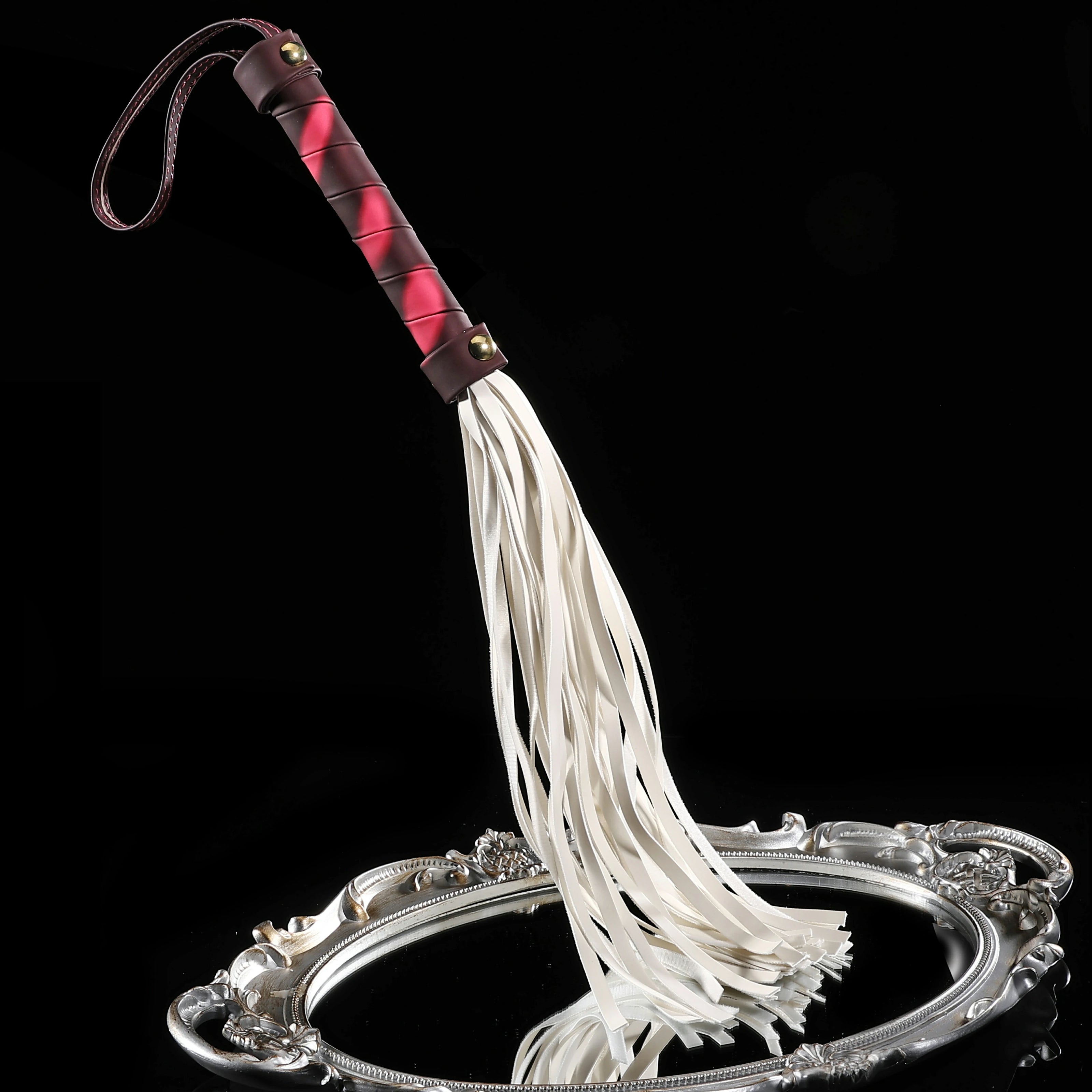 「Luminous Whip」Handmade Leather BDSM Flogger