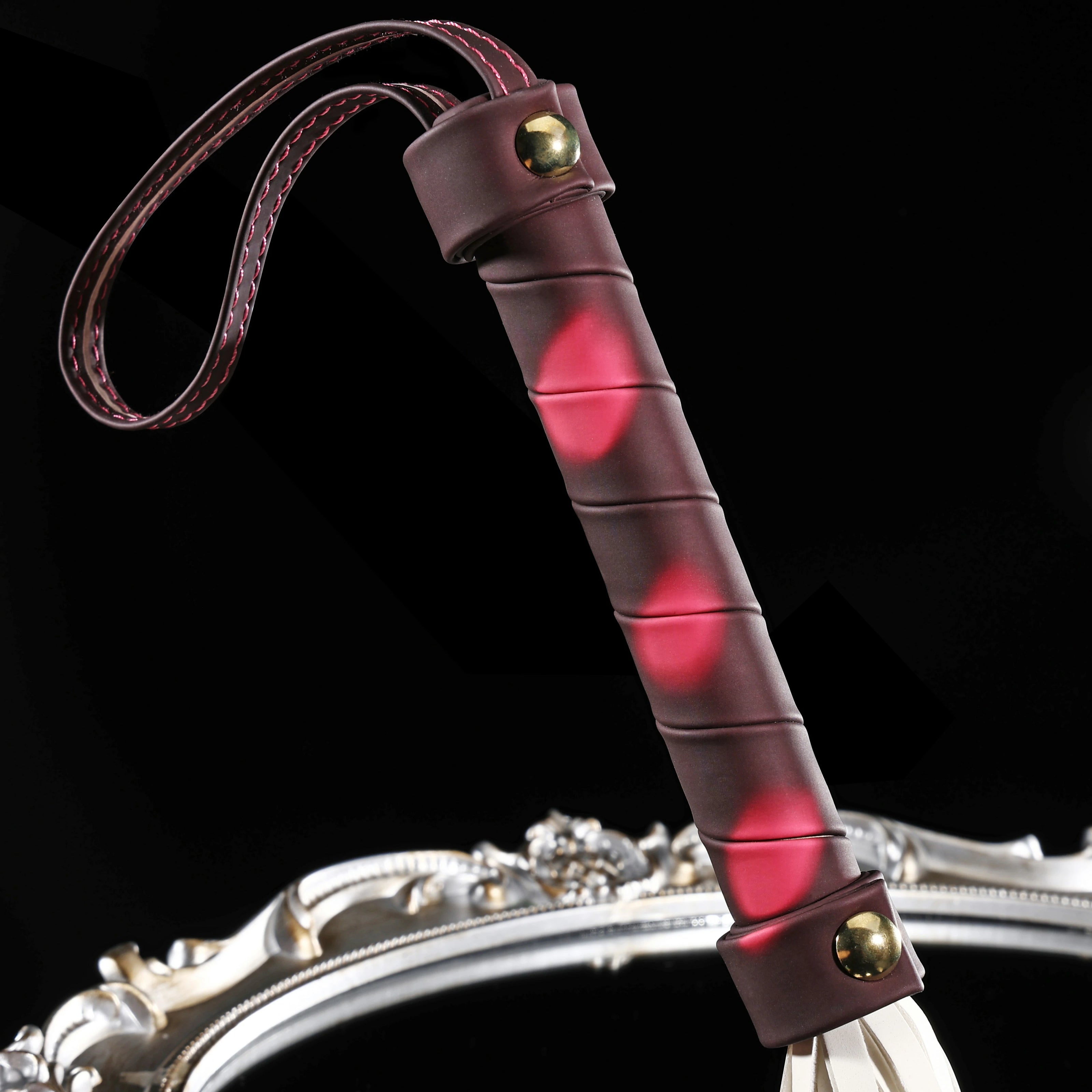 「Luminous Whip」Handmade Leather BDSM Flogger