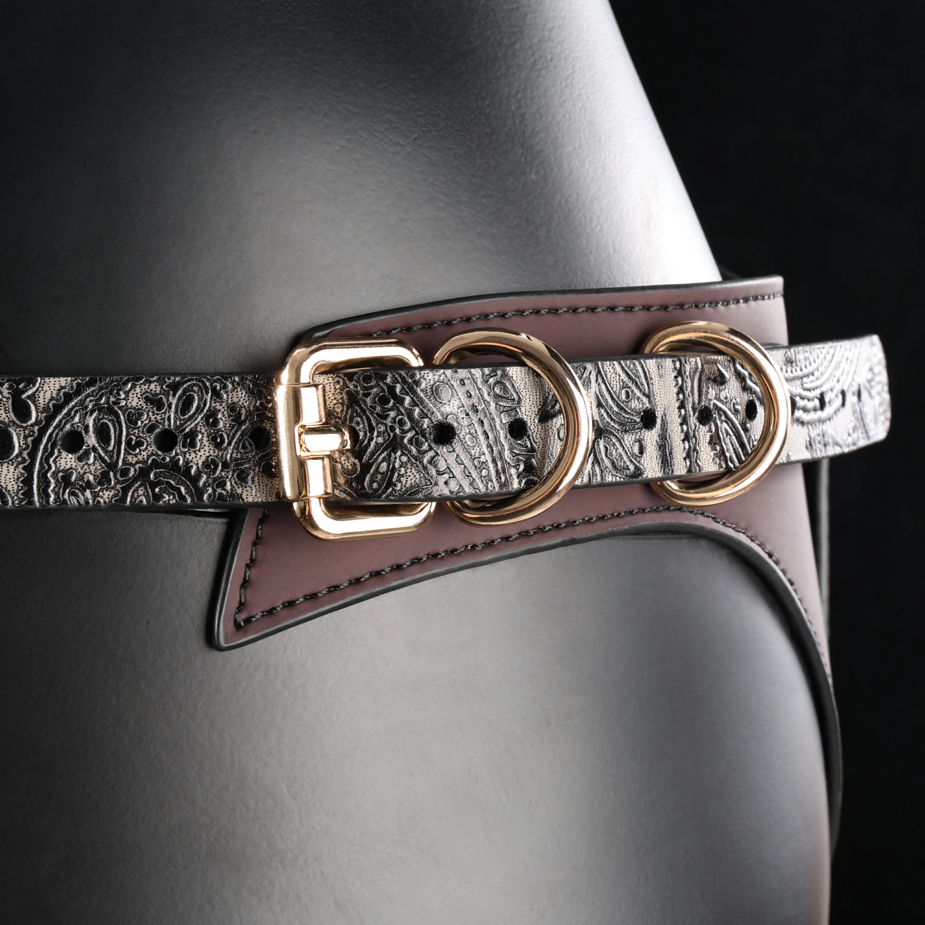 「Night flame」Handmade Embossed Leather Strap-on