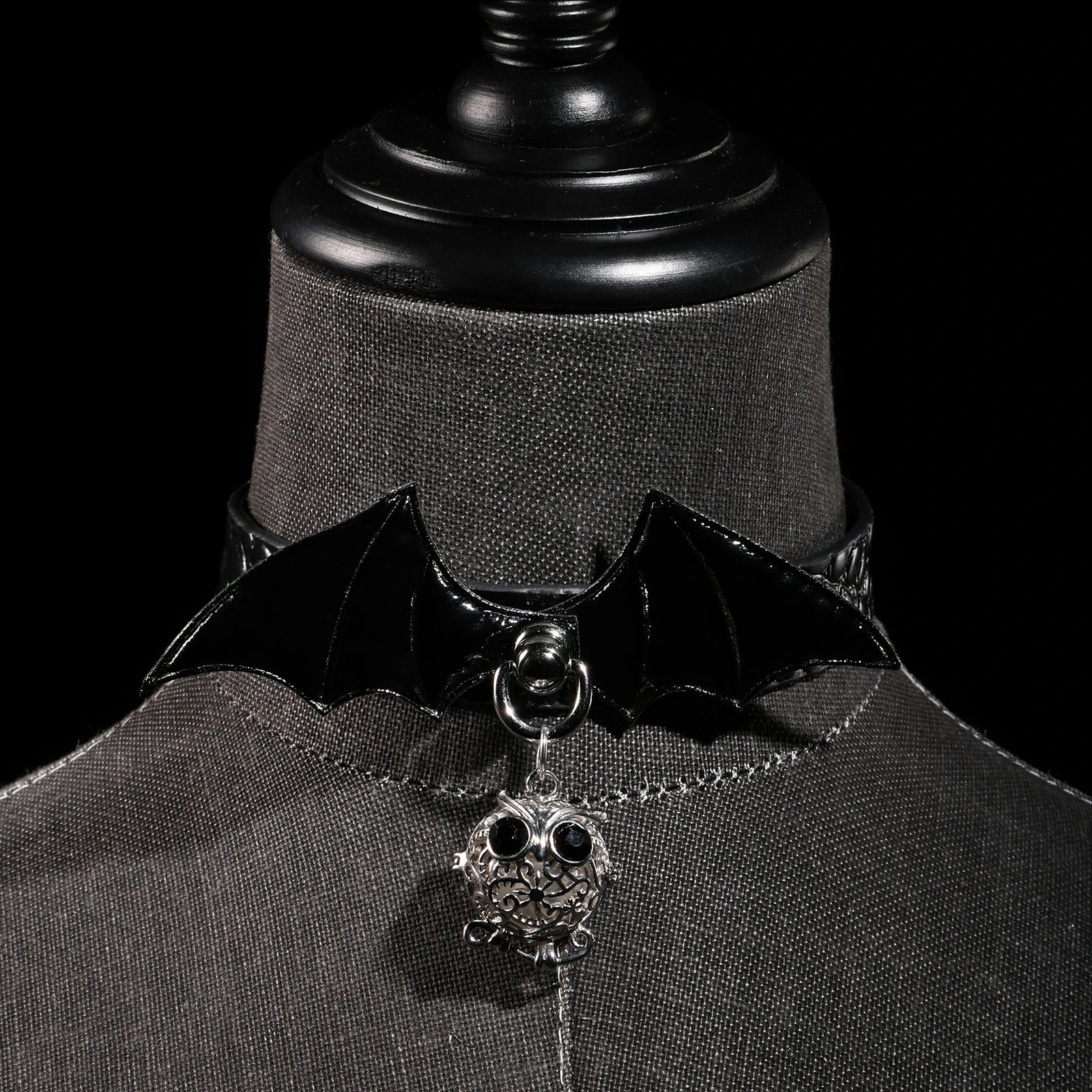 「Light Bat」Handmade Color-changing Leather Choker